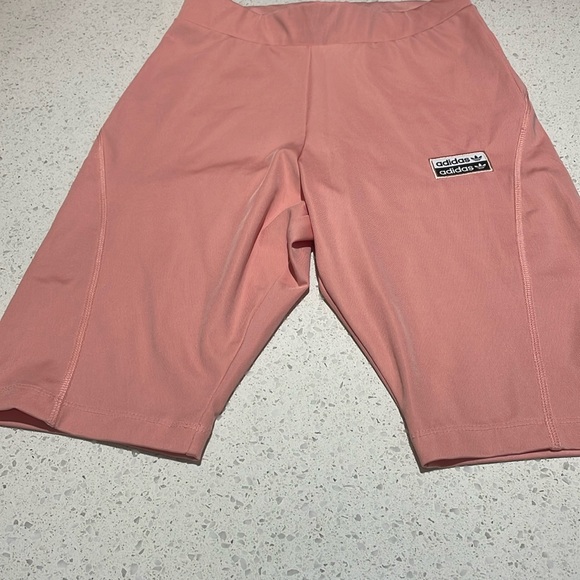 adidas Pants - Athletic shorts. Tights